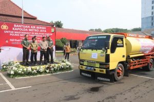 Kapolda Metro Jaya Bersama Forkopimda Tangerang Kota Gelar Coffee Morning dan Berikan Bantuan Air Bersih