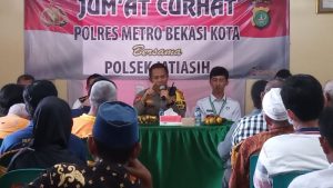 Jumat Curhat Polres Metro Bekasi Kota di Jatiasih, Waka Polres ajak Warga Dukung Pemilu Aman dan Damai