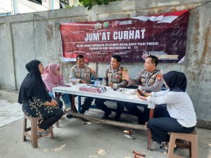 Bhabinkamtibmas Pulau Tidung Mendengarkan dan Memberikan Solusi Pada Giat Jum’at Curhat