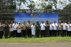 Dalam Rangka HUT Ke-78 TNI Tahun 2023,TNI AL Lanal Bandung Laksanakan Gerakan Nasional Ketahanan Pangan Tahun 2023