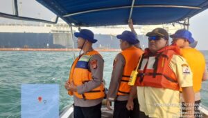 Team Patroli Satpolair Polres Kepulauan Seribu Himbau Keselamatan dan Antisipasi Kejahatan di Perairan Pulau Damar