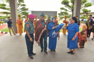 Tradisi Penyambutan Komandan Lantamal I