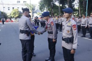 Harumkan Nama Polda Metro Jaya, 2 Personel Sat Brimobda Mendapatkan Penghargaan