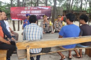 Kapolres Kepulauan Seribu Bersama Pejabat Utama Gelar ‘Jumat Curhat’ di Pulau Gusung Pandan