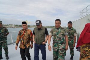 Forkopimda Lhokseumawe Kunjungi Kapal Perang Indonesia Teluk Palu-523