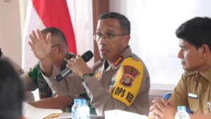 Kapolres Rembug Kamtibmas dengan Warga Cipinang Besar Utara Antisipasi Tawuran dan Guantibmas