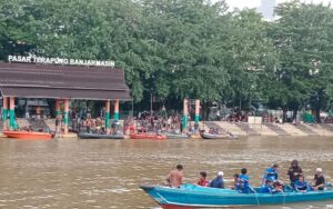 Pos Binpotmar TNI AL Trisakti Tergabung Dalam Tim SAR Temukan Korban Tenggelam di Sungai Martapura