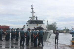 Selesai Melaksanakan Operasi, Kapal Perang Disambut Prajurit Lanal Bengkulu