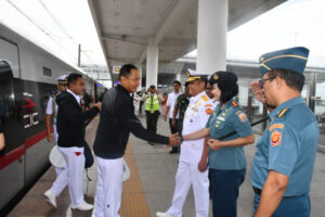 Komandan Lanal Bandung Dampingi Wakasal Hadiri Upacara Pembukaan Pendidikan Reguler Sesko TNI Angkatan LII Tahun 2024