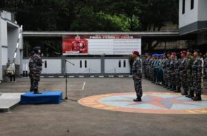 Komandan Lanal Bandung Pimpin Apel Khusus Cuti Bersama dan Libur Nasional Jelang Perayaan Hari Raya Idul Fitri 1 Syawal 1445 H/2024 M