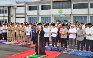 Lantamal I Bersama Masyarakat Laksanakan Sholat Idul Fitri 1445 H di Mako Lantamal I