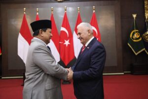 Menhan Prabowo Terima Kunjungan Mantan PM Turki di Kemhan