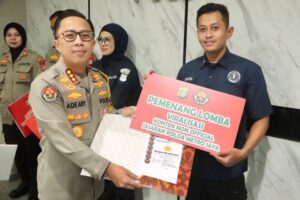 Tingkatkan Citra Positif Polri: Kabid Humas Polda Metro Jaya Berikan Penghargaan