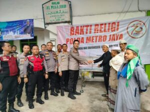 Bakti Religi Polda Metro Jaya dalam Rangka Hari Bhayangkara ke-78 Tahun 2024 di Masjid Al Muhajirin