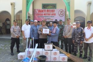 Sambut Hari Bhayangkara ke-78, Kapolres Kepulauan Seribu Gelar Bhakti Religi di Masjid Al- Ihsan Pulau Untung Jawa