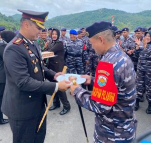 Kado dan Surprise dari Prajurit Lanal Tarempa Untuk Polres Kabupaten Kepulauan Anambas