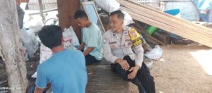 Bhabinkamtibmas Pulau Panggang Polres Kepulauan Seribu Sambangi Warga: Sosialisasi Call Centre POLRI 110 dan Larangan Judi Online