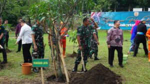 Koramil 03 Tanjung Priok Menginspirasi dengan Urban Farming “From Zero to Hero”