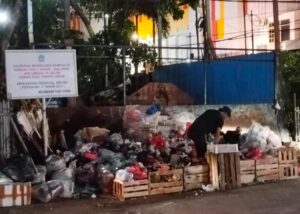 Himbauan Pemerintah Diabaikan, Tumpukan Sampah Bikin Bau Aroma Tak Sedap