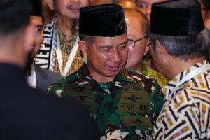 Panglima TNI Dampingi Wakil Presiden RI di Tasyakuran Milad MUI ke-49