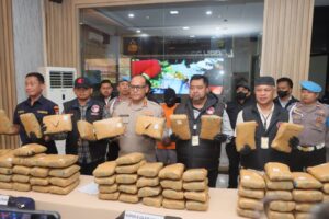 Polres Metro Jakarta Utara Gagalkan Peredaran Ganja Seberat 77 Kg, Tangkap 2 Pelaku Kurir Pengedar Narkoba