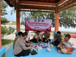 Kapolsek Kepulauan Seribu Selatan Gelar Ngopi Kamtibmas di Jembatan Cinta Pulau Tidung