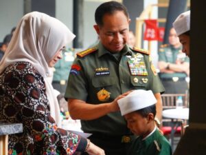 Tanda Rasa Syukur, Panglima TNI Beri Santunan Anak Yatim