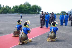 Danlanud Sultan Hasanuddin Sambut Kedatangan Kasal Dalam Kunjungan Kerja Di Makassar