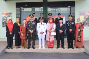 Forkopimda Kota Bekasi Gelar Upacara Bendera Perayaan HUT RI Ke -79