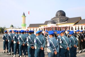 WADAN LANTAMAL I HADIRI UPACARA PENURUNAN BENDERA HUT KE-79 KEMERDEKAAN RI