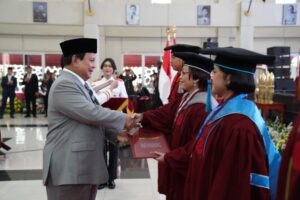 Menhan Prabowo Hadiri Wisuda 425 Mahasiswa Unhan RI: Perjalananmu Harus jadi Pengabdian