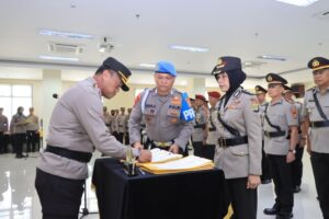 Kapolres Metro Bekasi Kota Pimpin Sertijab Pejabat Baru dan Kapolsek di Jajaran Polres Metro Bekasi Kota 