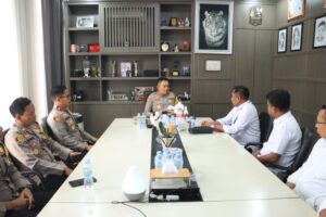 KAPOLRES BOGOR GIAT SILAHTURAHMI BERSAMA BALAI SYSTEM WILAYAH SUNGAI CITARUM (BBWS)