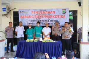 Setelah Berhasil Selamatkan Ribuan Generasi muda dari Jurang Narkotika : Polsek Bekasi Selatan Musnahkan 6,7Kg Sabu dan 300 Butir Pil Ekstasi