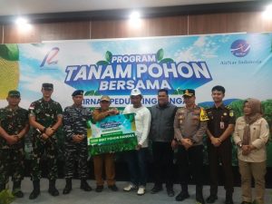 DANLANAL BINTAN HADIRI ACARA TANAM POHON BERSAMA DI 12 PROVINSI