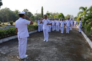 DALAM RANGKA MENYAMBUT HUT TNI ANGKATAN LAUT KE-79, LANAL DUMAI GELAR UPACARA ZIARAH DI TAMAN MAKAM PAHLAWAN