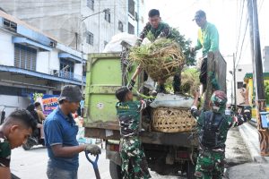 Peduli Lingkungan, Sambut HUT TNI AL Ke-79 Lanal TBA Bersihkan Mesjid Raya Tanjungbalai