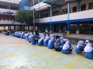 Bhabinkamtibmas Pulau Lancang Berikan Penyuluhan Kenakalan Remaja di SMPN 288 Jakarta