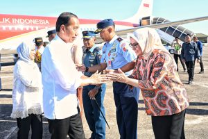 Danlanud Sultan Hasanuddin Sambut Kedatangan Presiden RI Joko Widodo Di Makassar