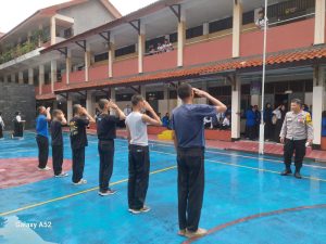 Bhabinkamtibmas Pondok Gede Lakukan Pembinaan Terhadap 6 Siswa Terduga Pelaku Tawuran