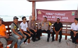 Kapolres Kepulauan Seribu Gelar Jumat Curhat di Pulau Kelapa untuk Cipta Kondisi Pilkada 2024