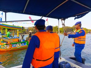 Satpolairud Polres Kepulauan Seribu Gelar Patroli Laut Antisipasi Kejahatan dan Pengamanan Pilkada 2024