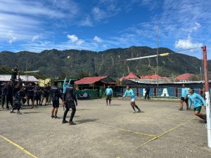 Sinergitas TNI-Polri di Papua Melalui Olahraga Bersama Satgas Habema