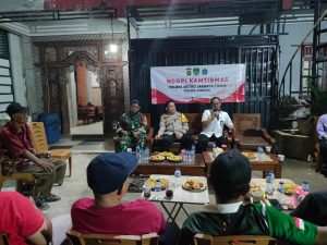 Kapolsek Ciracas Kembali Berdiskusi Terkait Kamtibmas dengan Warga Lewat Giat “Ngopi Kamtibmas” jelang Pilkada Serentak 2024