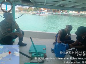 Bhabinkamtibmas Pulau Kelapa Sambangi Nelayan, Jalin Silaturahmi dan Imbau Jaga Kamtibmas Jelang Pilkada 2024