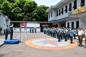 Danlanal Bandung Pimpin Upacara Kenaikan Pangkat Perwira, Bintara, dan Tamtama Lanal Bandung