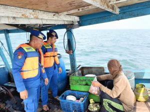 Patroli Satpolairud Polres Kepulauan Seribu Amankan Perairan Jelang Pilkada 2024, Himbau Nelayan Hindari Ilegal Fishing