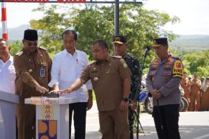 Panglima TNI Dampingi Presiden RI Resmikan Inpres Jalan Daerah di Aceh Besar