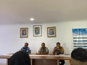 Bhabinkamtibmas Pulau Tidung Hadiri Sosialisasi Kesehatan Jiwa di Puskesmas Kepulauan Seribu Utara