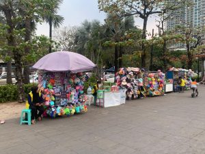 Ancol Tata Pedagang Asongan di Kawasan Pantai Untuk “Naik Kelas”